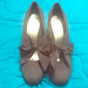 Tie up heels